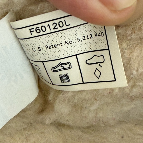 UGG Men\'s Ascot slippers in chestnut 12 main image 4